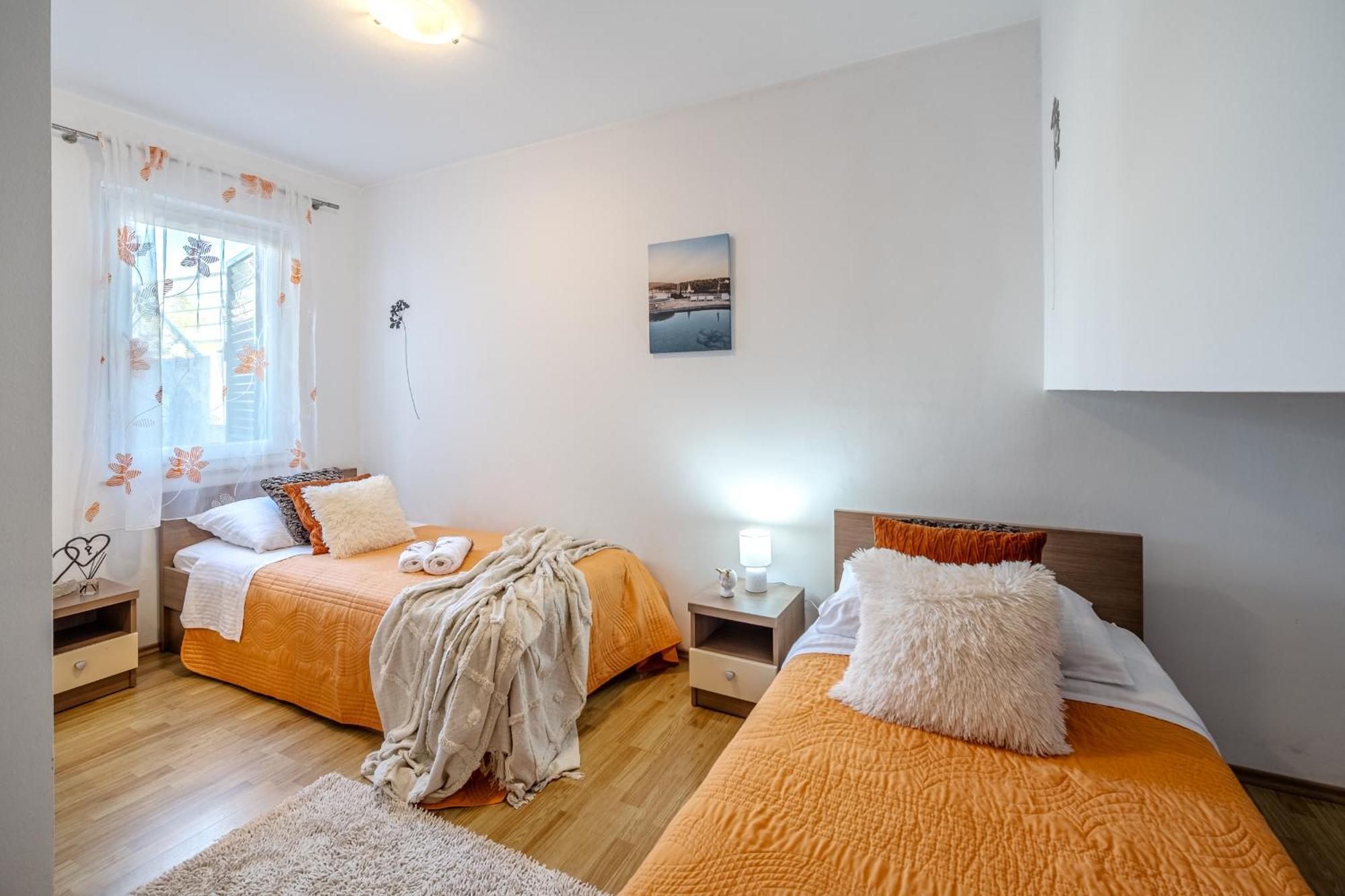 Apartment Milna - With Swimming Pool & Amazing Seaviews, Above Bijaka Beach ภายนอก รูปภาพ