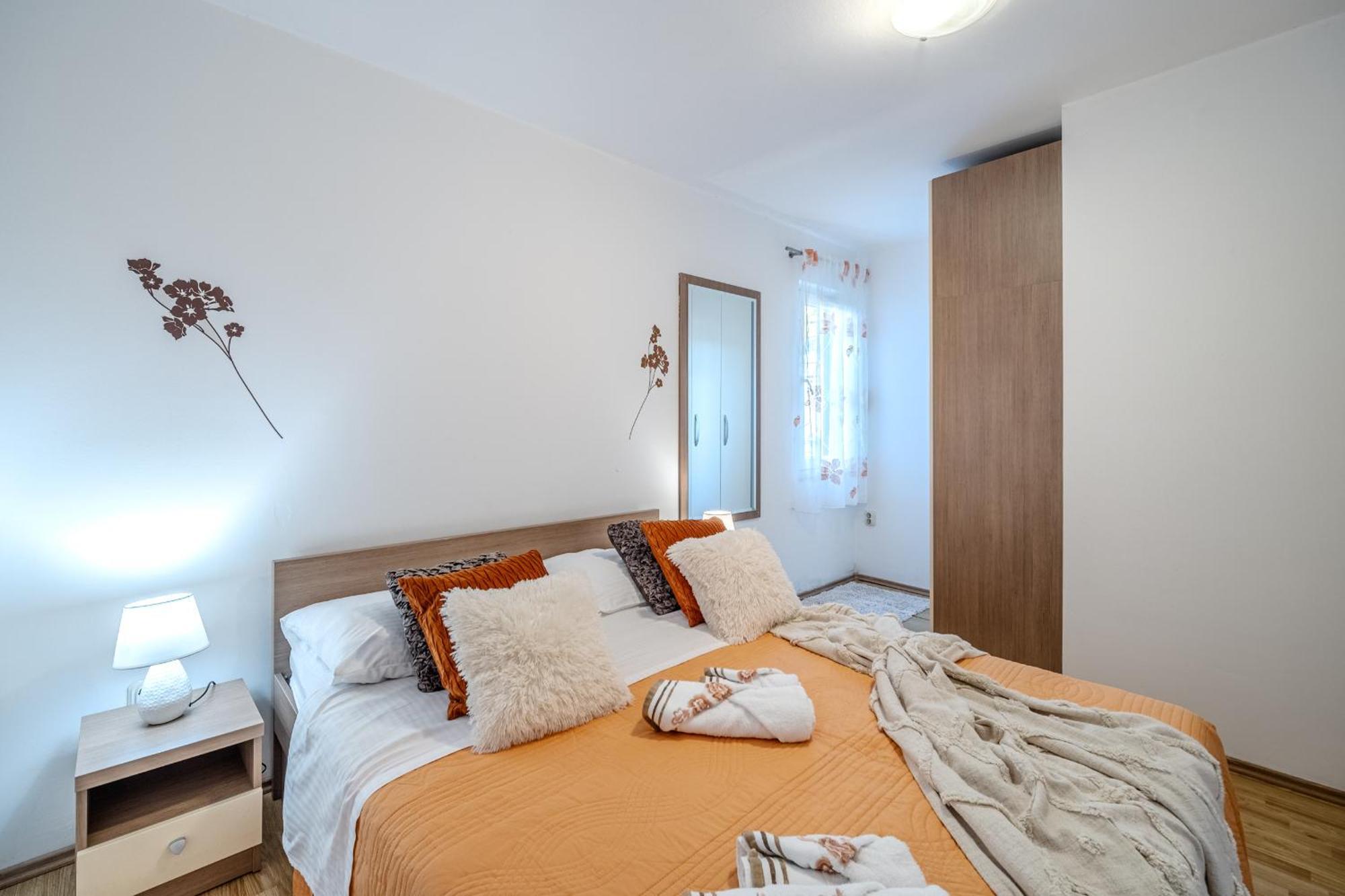 Apartment Milna - With Swimming Pool & Amazing Seaviews, Above Bijaka Beach ภายนอก รูปภาพ