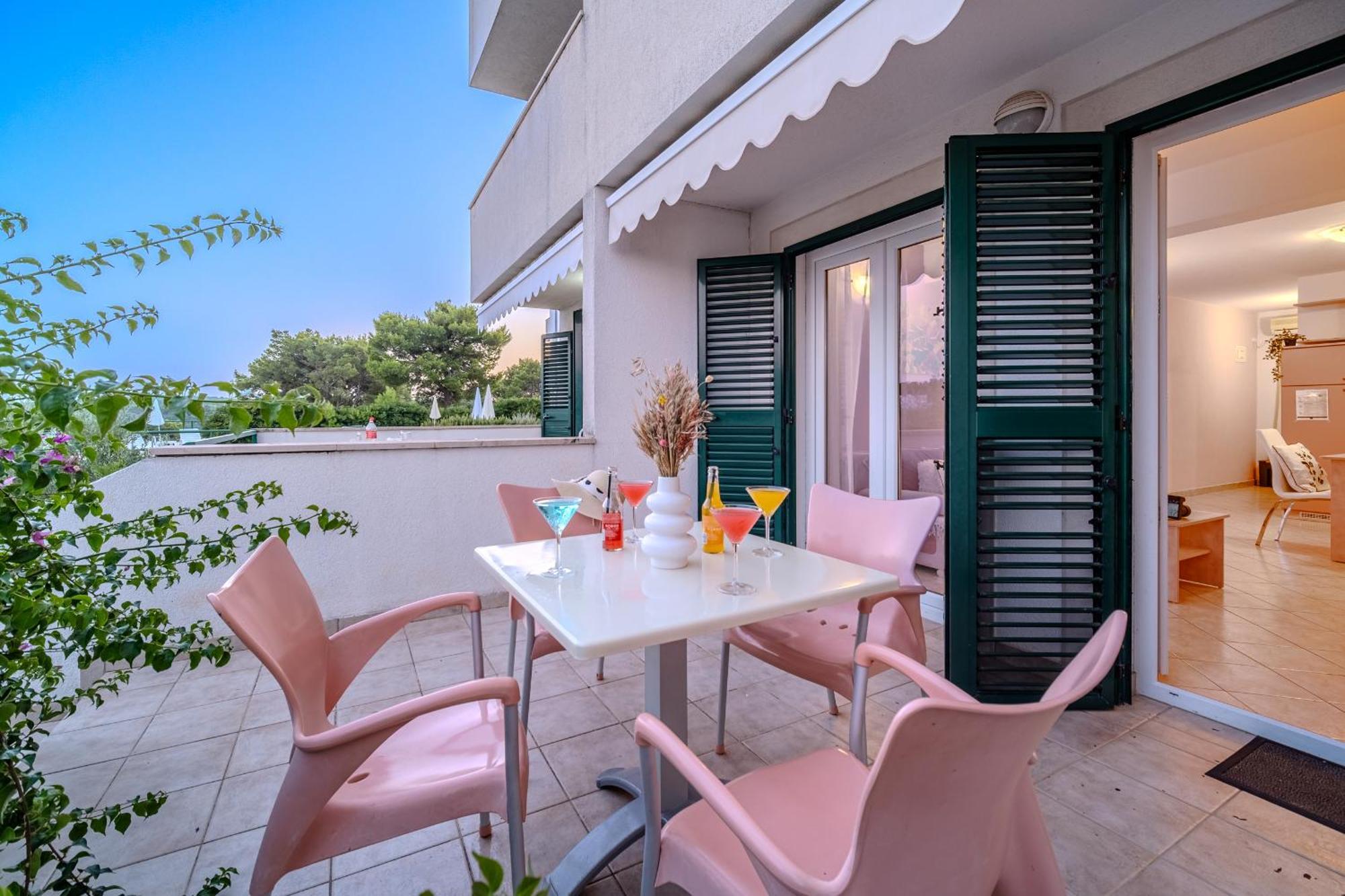 Apartment Milna - With Swimming Pool & Amazing Seaviews, Above Bijaka Beach ภายนอก รูปภาพ