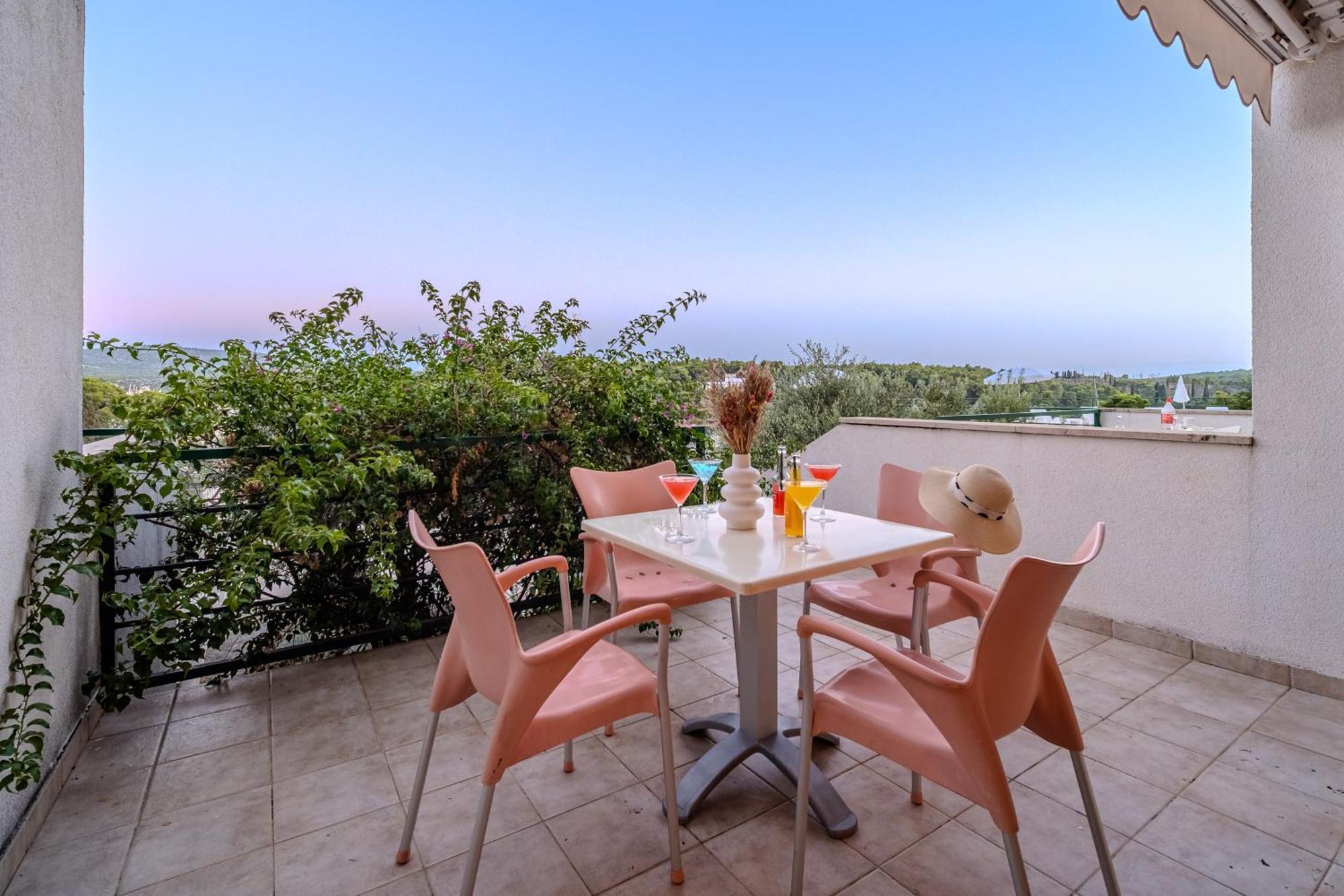 Apartment Milna - With Swimming Pool & Amazing Seaviews, Above Bijaka Beach ภายนอก รูปภาพ