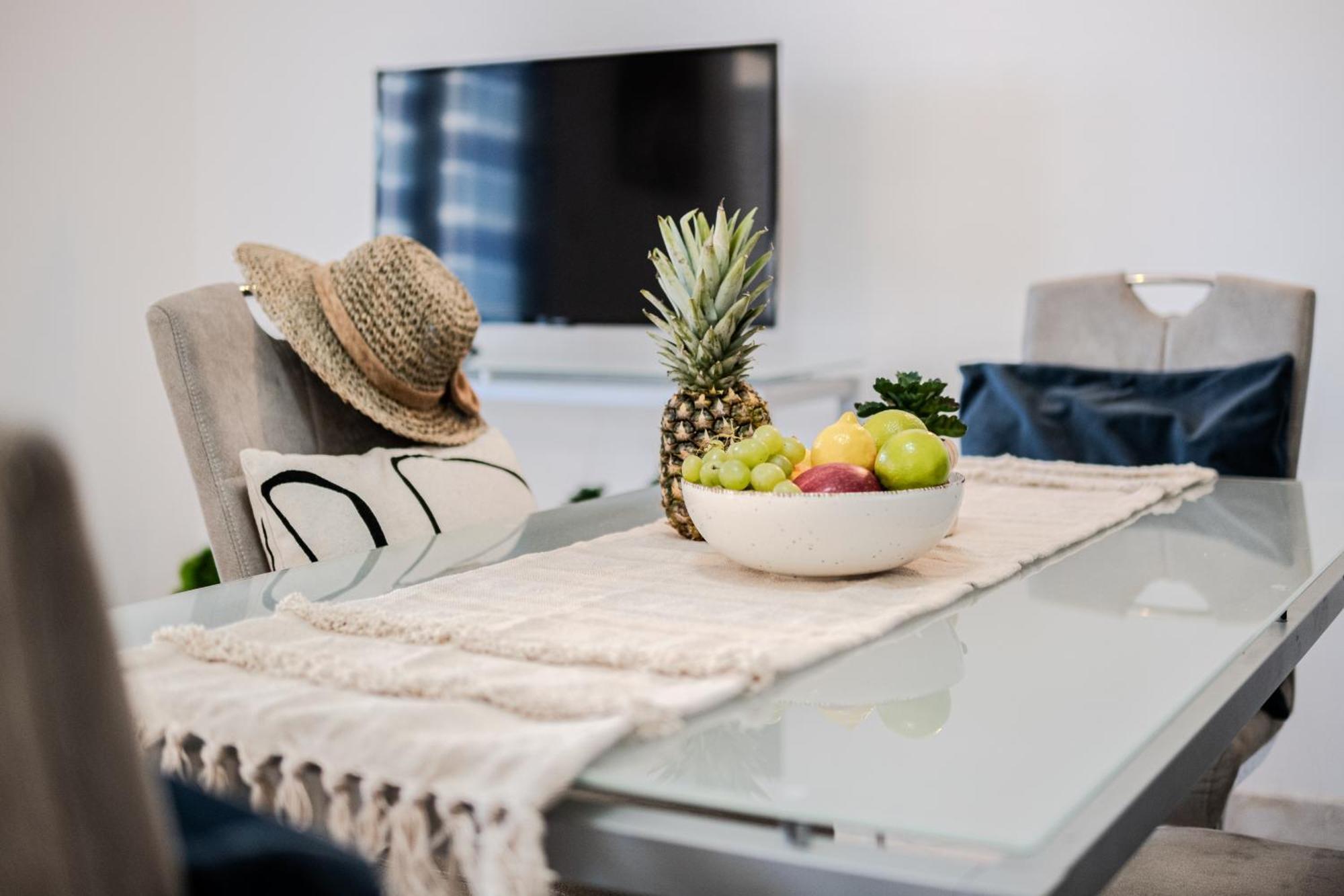 Apartment Milna - With Swimming Pool & Amazing Seaviews, Above Bijaka Beach ภายนอก รูปภาพ