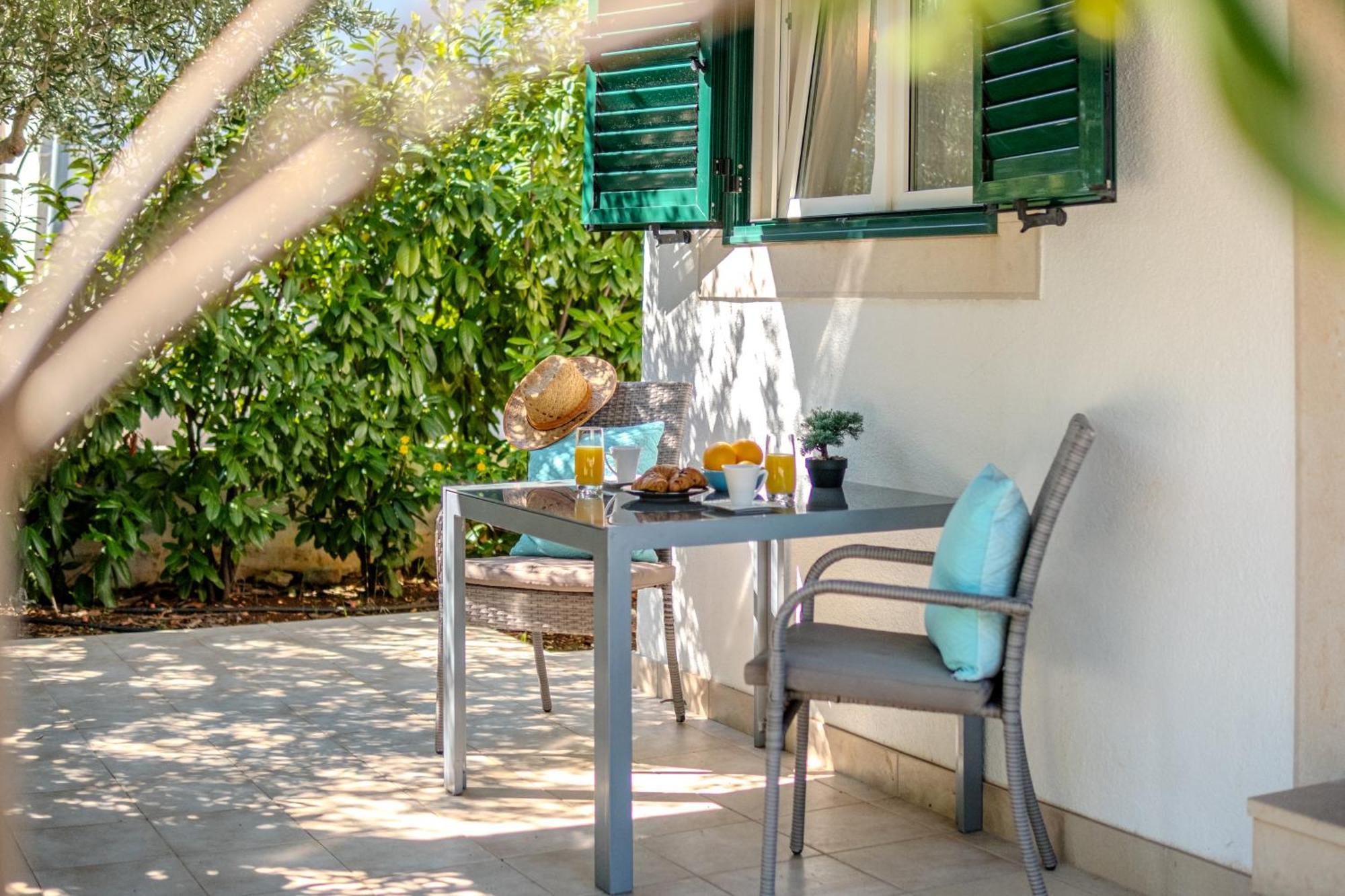 Apartment Milna - With Swimming Pool & Amazing Seaviews, Above Bijaka Beach ภายนอก รูปภาพ