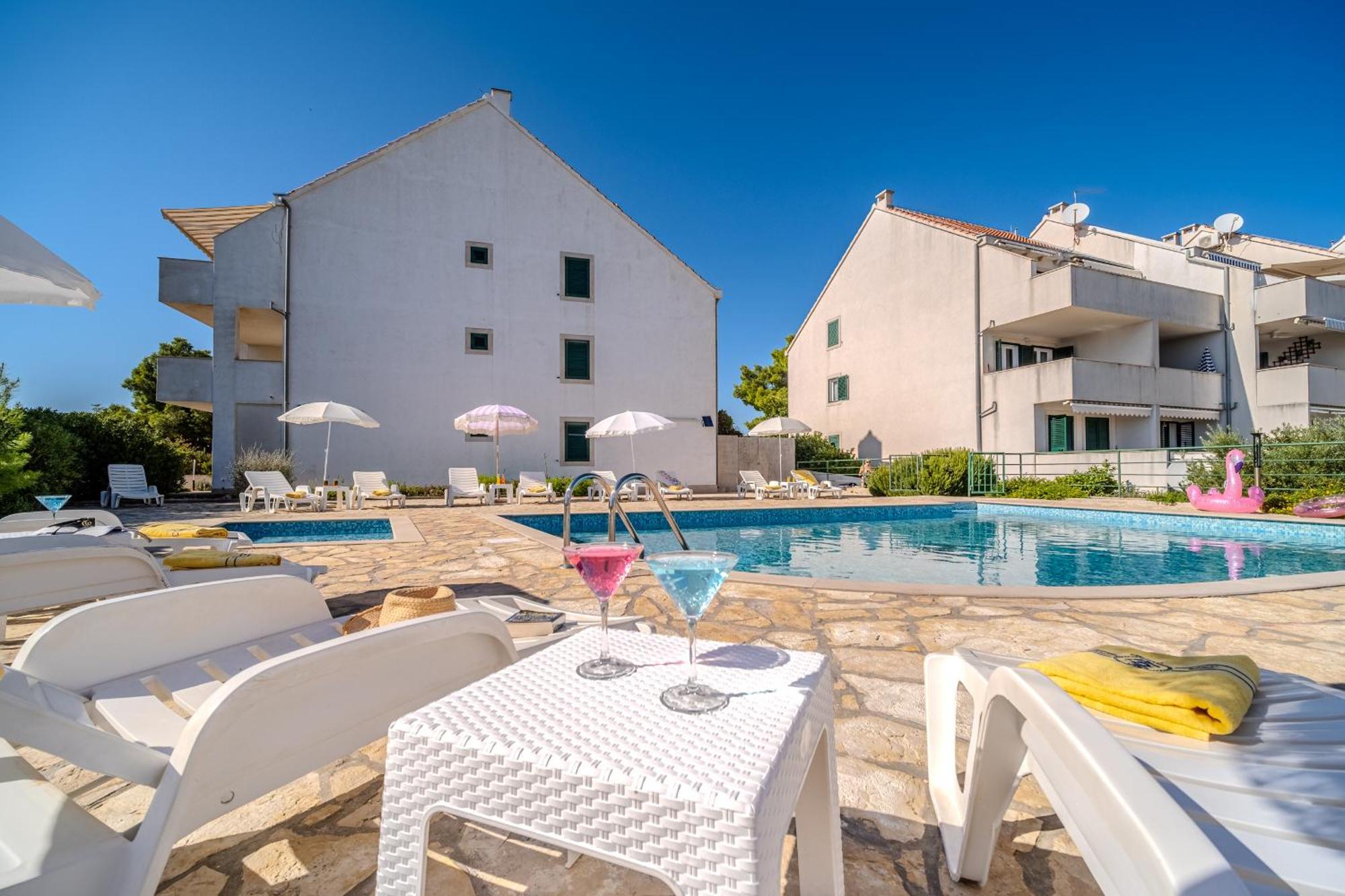 Apartment Milna - With Swimming Pool & Amazing Seaviews, Above Bijaka Beach ภายนอก รูปภาพ